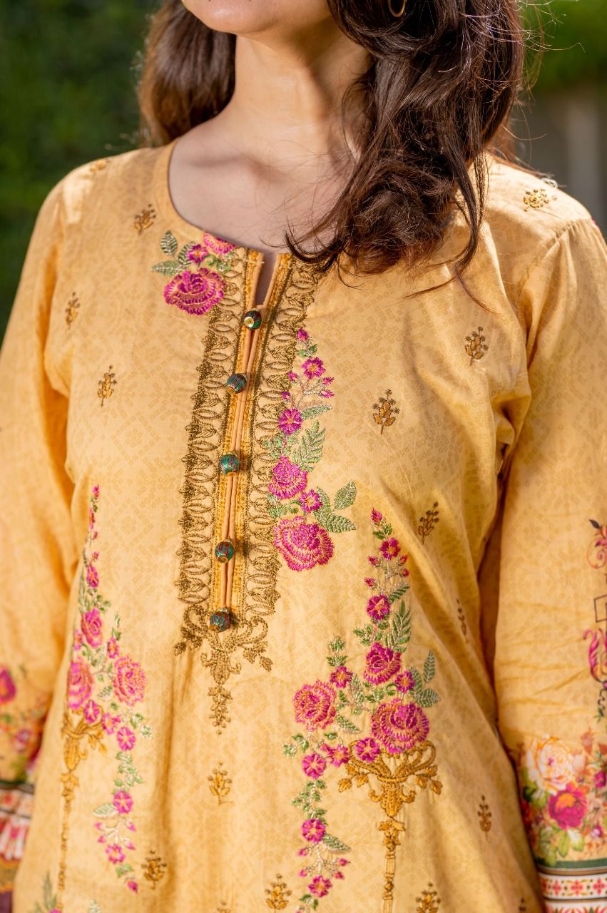 Lawn Embroidered 3Pcs Stitched Suit - 4